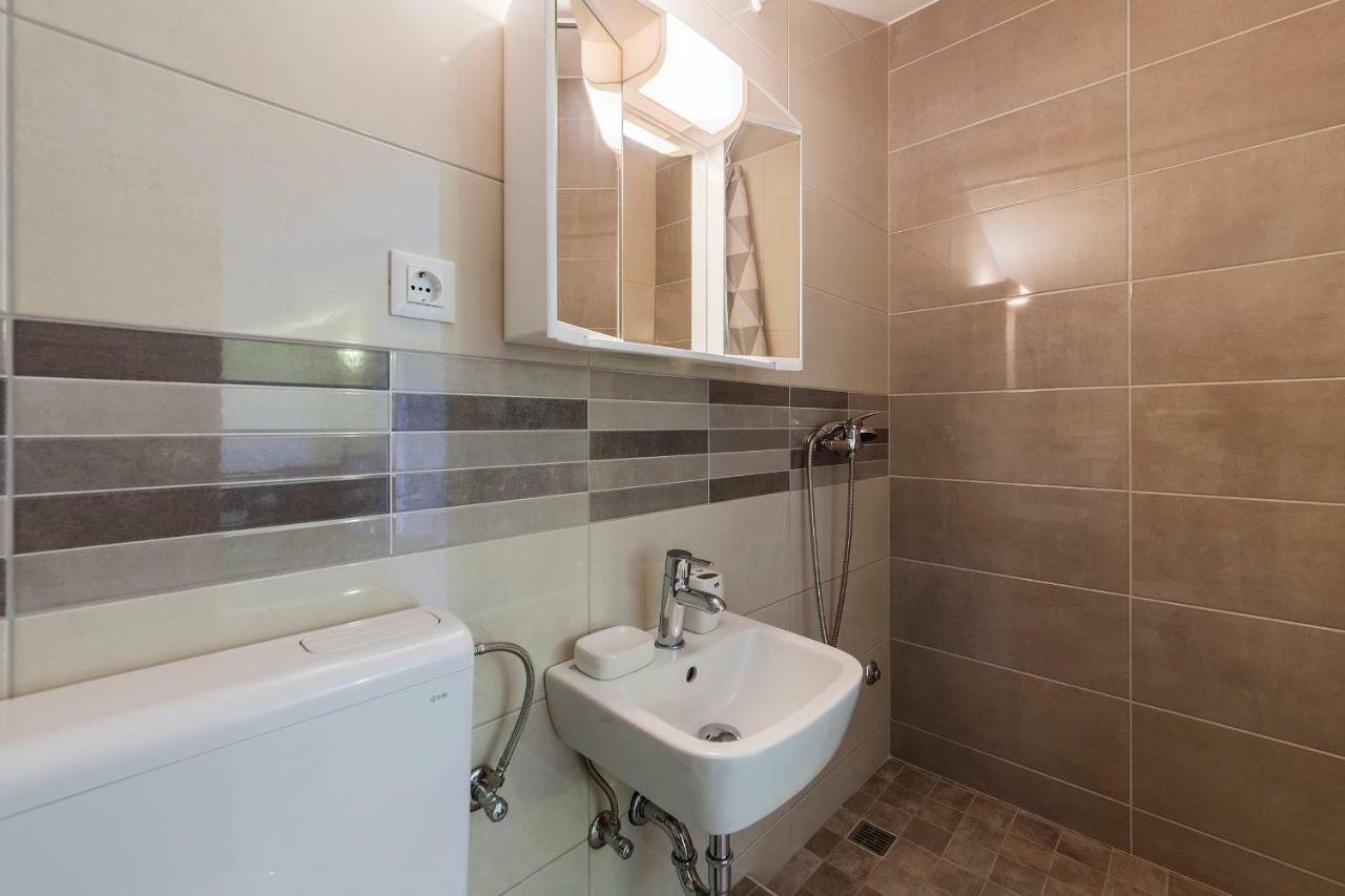 Apartmani Suzi Pula Dış mekan fotoğraf