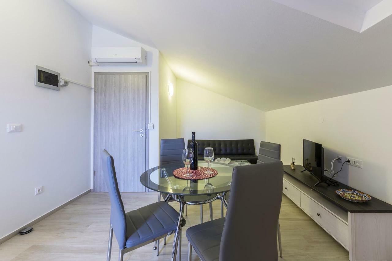 Apartmani Suzi Pula Dış mekan fotoğraf
