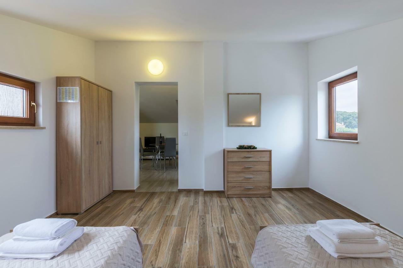 Apartmani Suzi Pula Dış mekan fotoğraf