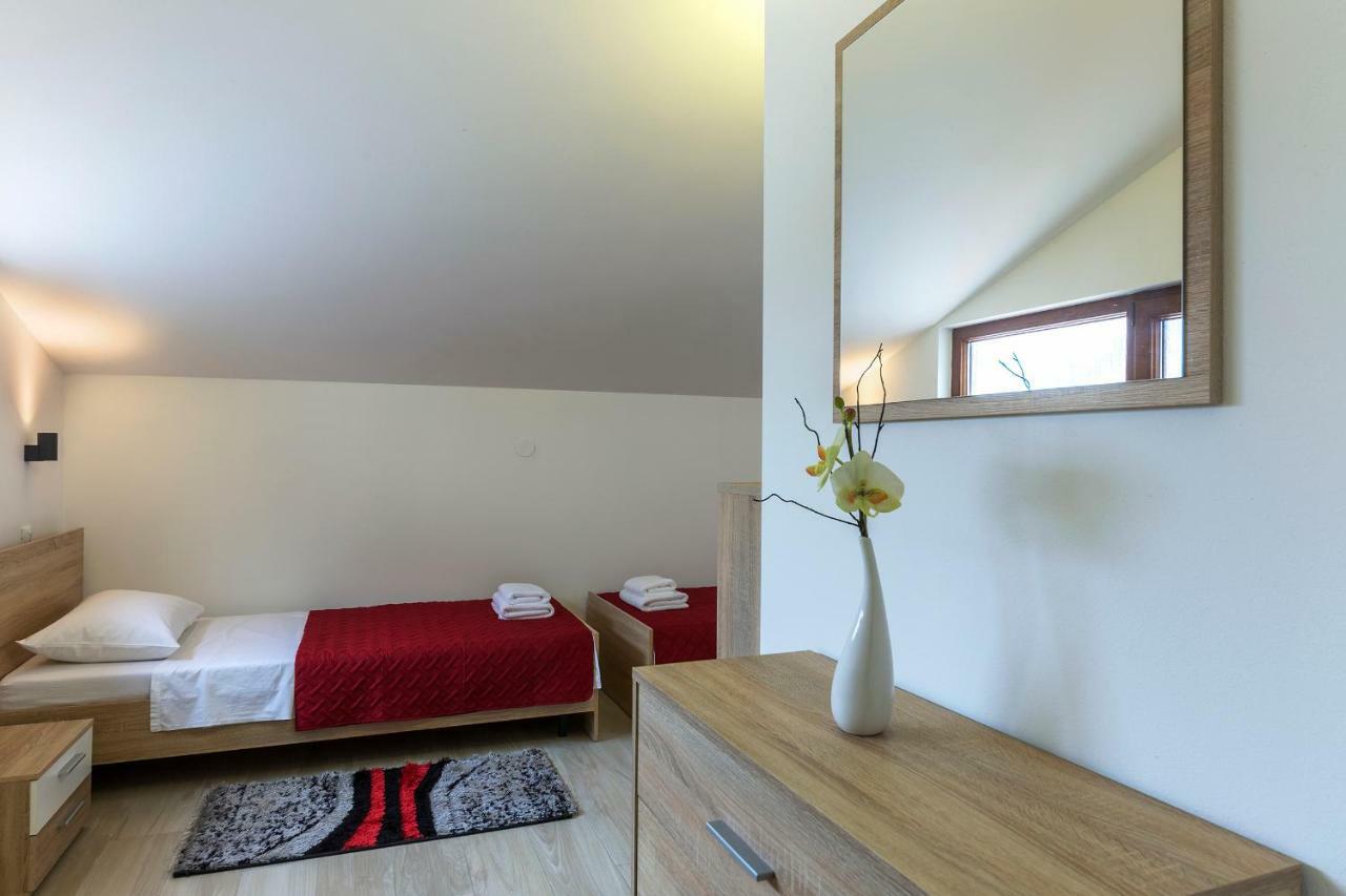 Apartmani Suzi Pula Dış mekan fotoğraf
