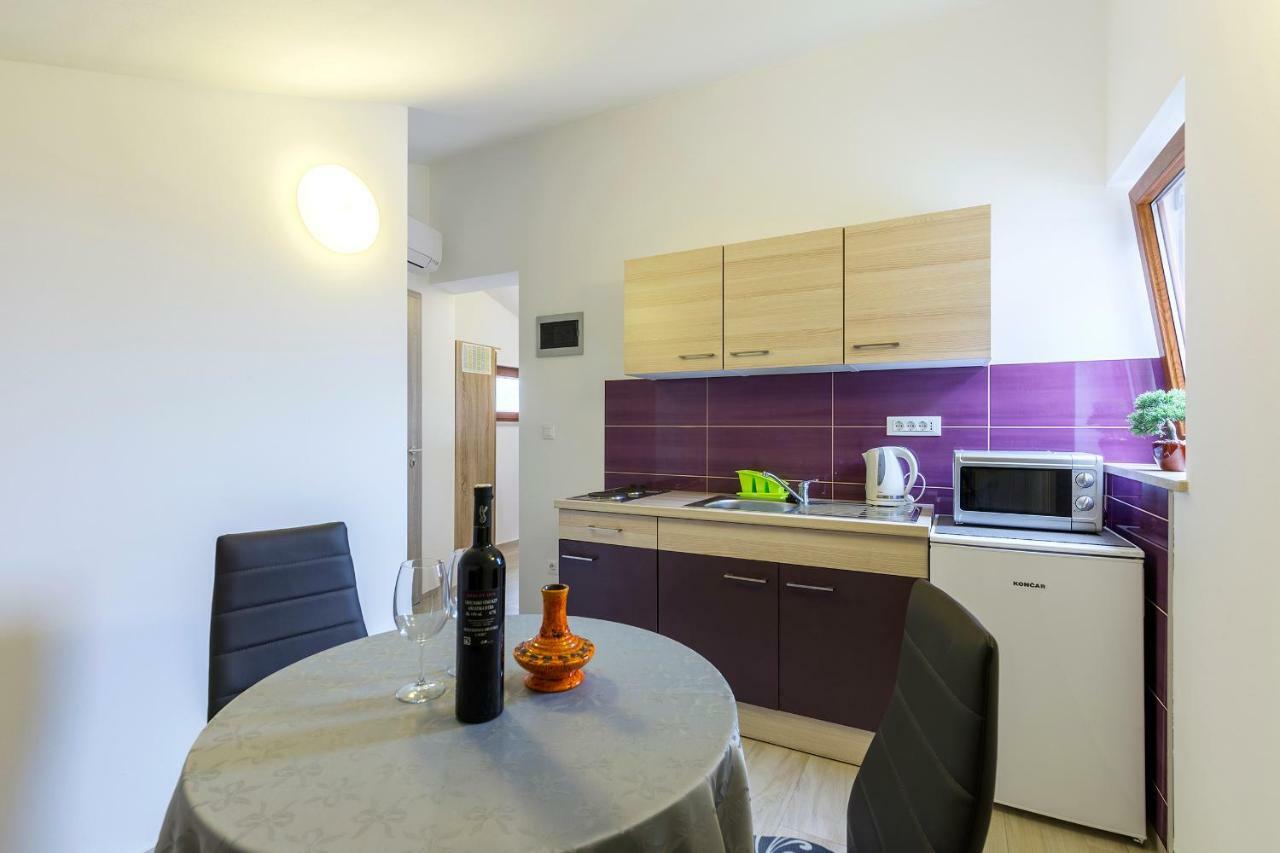 Apartmani Suzi Pula Dış mekan fotoğraf