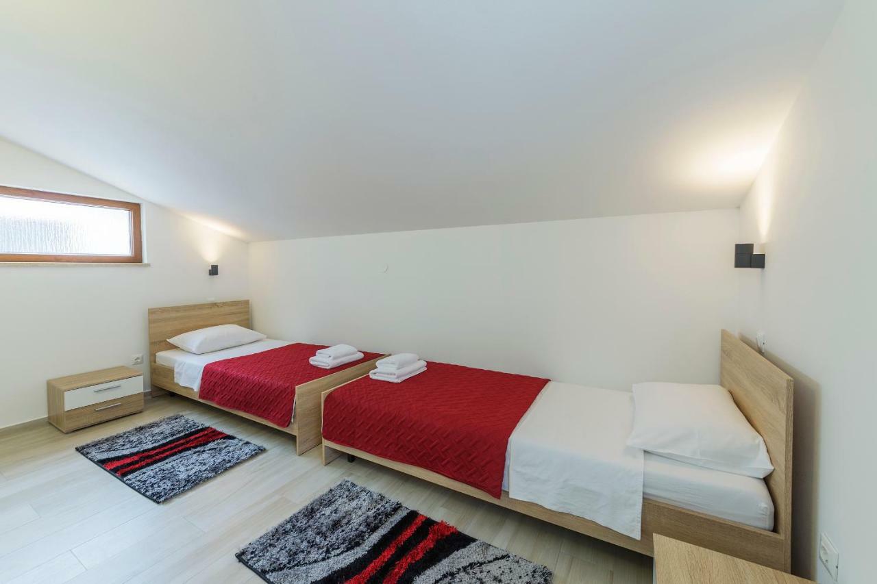 Apartmani Suzi Pula Dış mekan fotoğraf